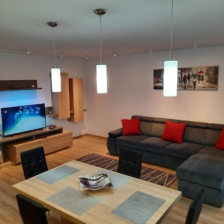 Sorin'S Comfortable Apartment Brasov Bagian luar foto